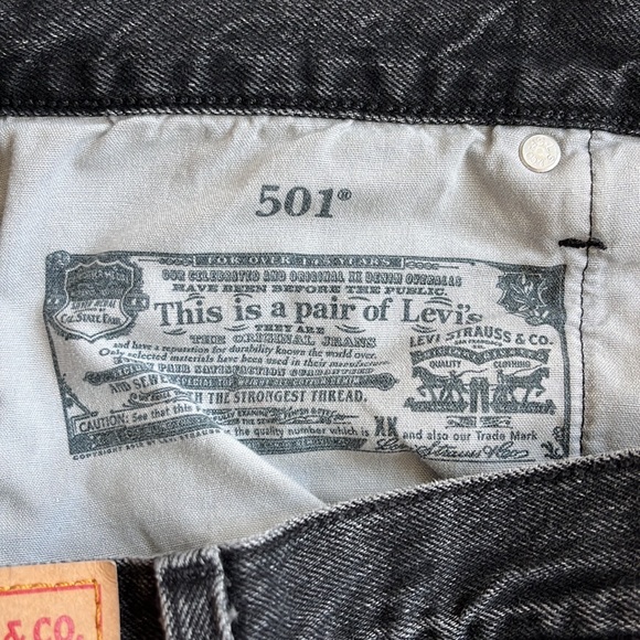Black Levi 501 Denim Shorts - Picture 6 of 8